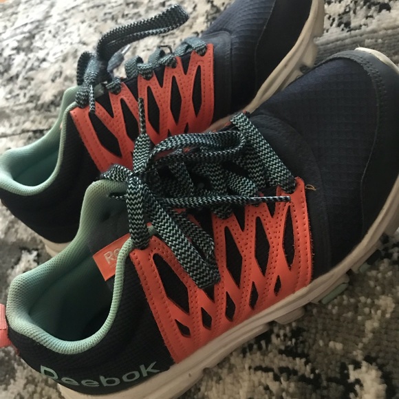 Adidas shoes - Picture 2 of 3